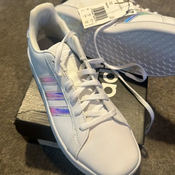 NWT Adidas girls grand court sneakers - Size 5 - Picture 3 of 4